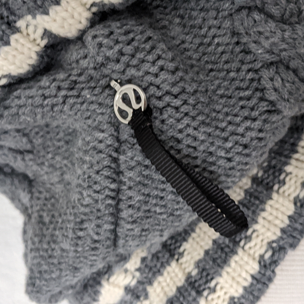 Lululemon Sherpa Scarf (RARE) - Picture 2 of 8